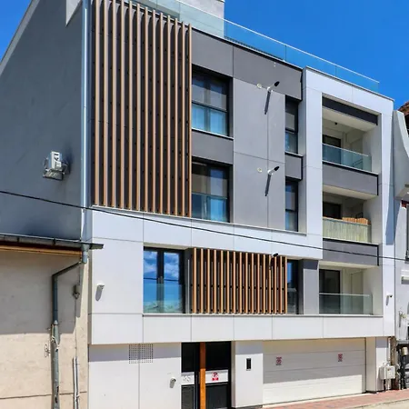 Central Modern Gem-3